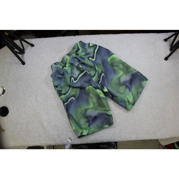Nike / Boys Swim Trunks / (Size L) / Green and Gray with inside pocket. - Picture 3 of 8